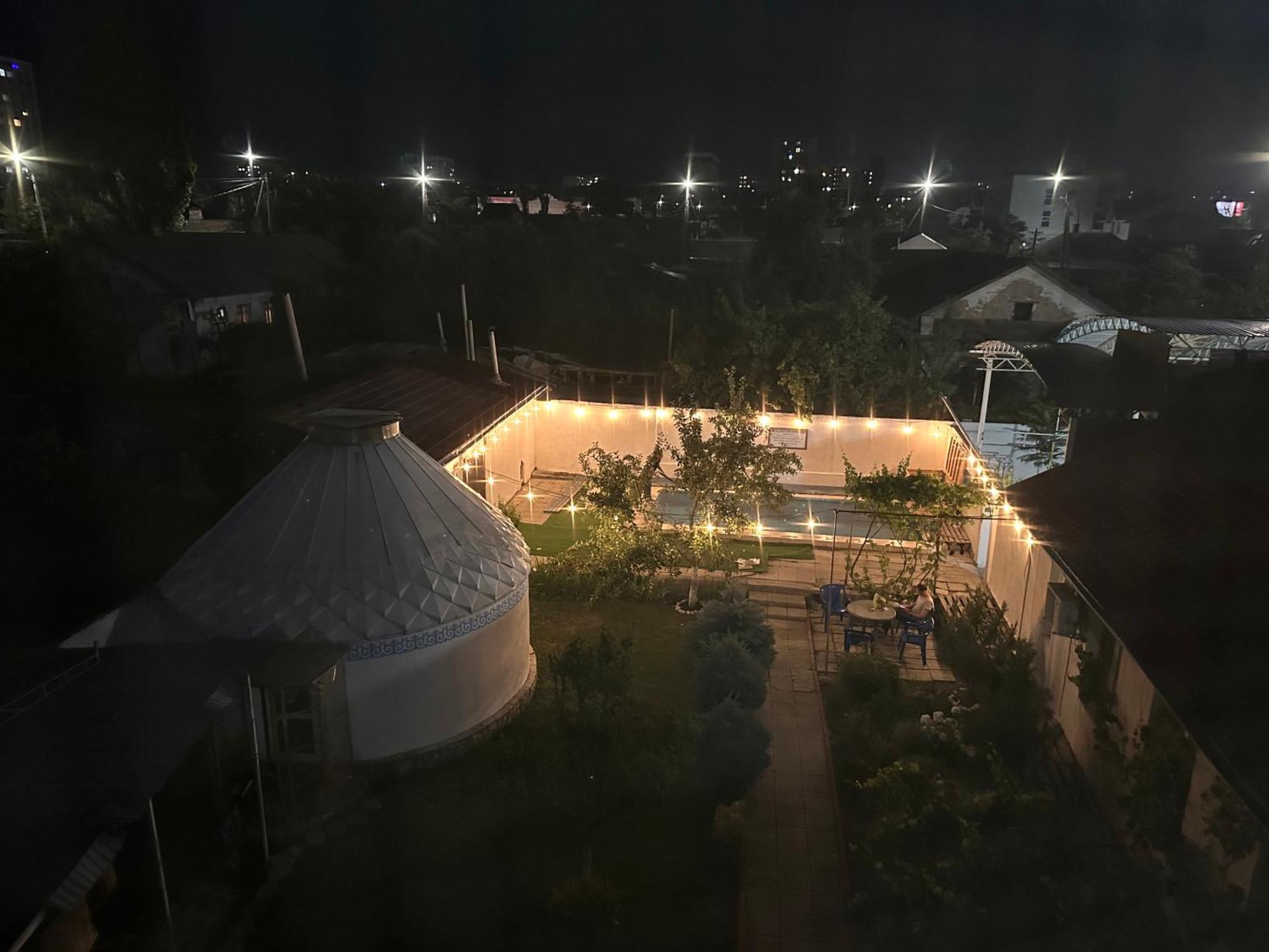 Tunduk Hostel Bishkek Exterior foto