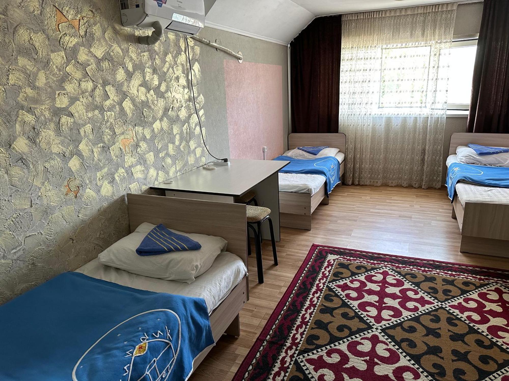 Tunduk Hostel Bishkek Exterior foto