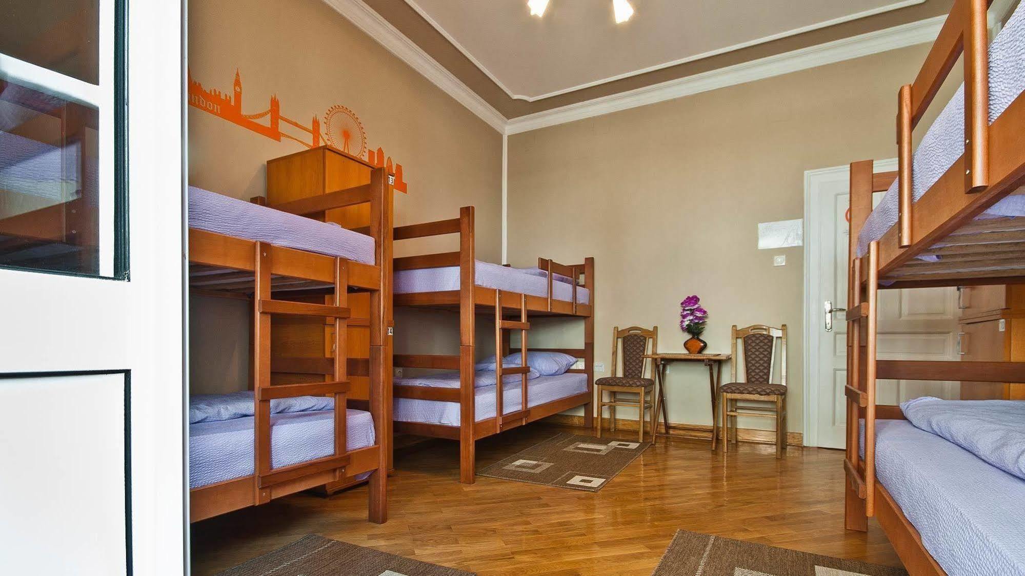 Tunduk Hostel Bishkek Exterior foto